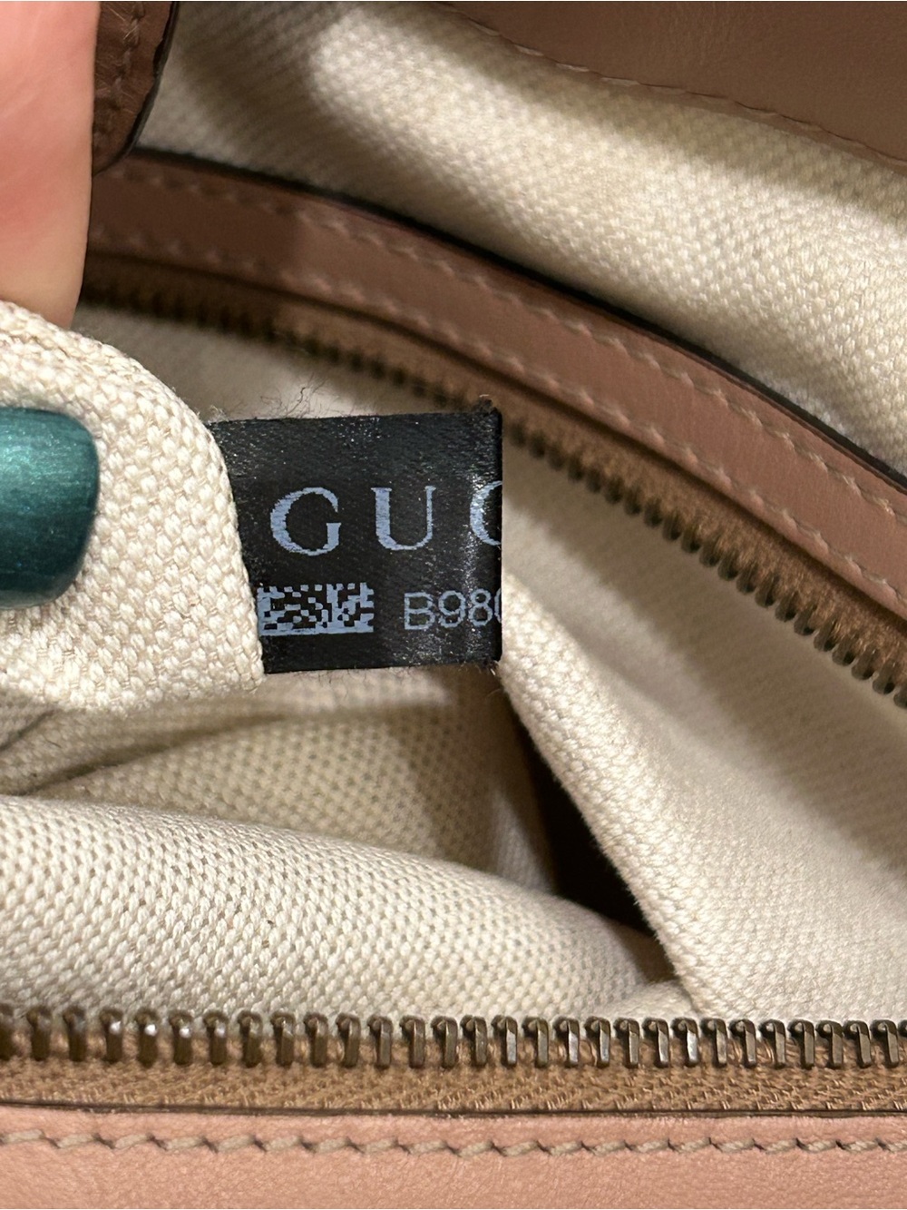 Gucci Large Guccissima Scarlett Studded Tote Bag - Picture 14 of 17